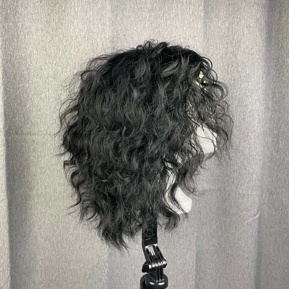 Zury SIS Black Short Shoulder Length Curly Bob Wig